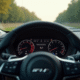 Tableau de bord de voiture avec code d'erreur affiché